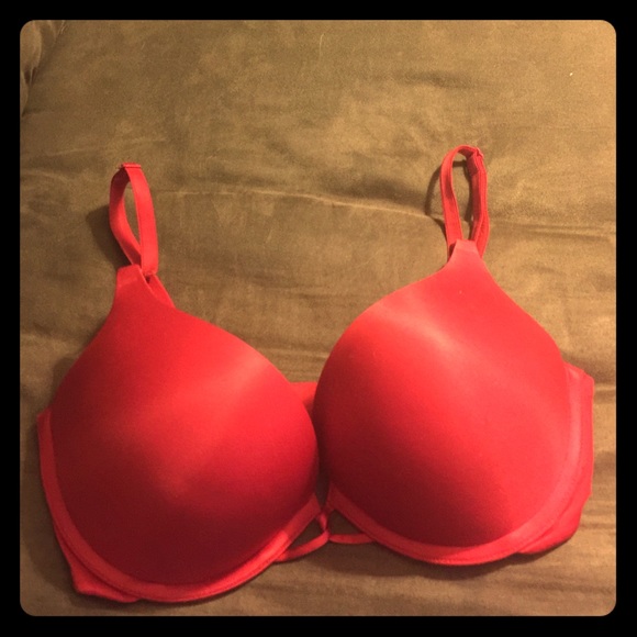 Victoria's Secret Miraculous Bombshell push-up bra