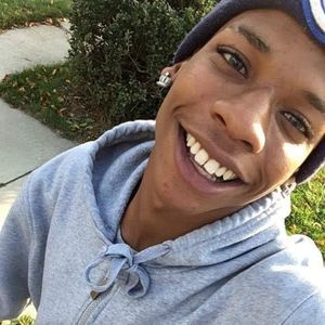 Meet your Posher, Dee