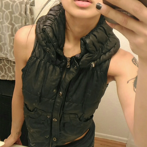 A'gaci High Collar Faux Leather Zip Vest - Picture 2 of 4