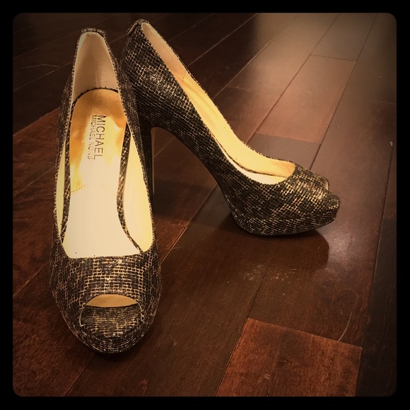 ✨Michael Kors leopard heels!!!!✨