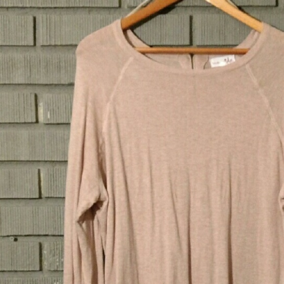 SOLD.  Sweater  🎉 2 for $10 - Picture 3 of 4