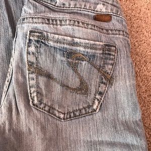 SOLD.                   Silver Tuesday Jeans 27x35