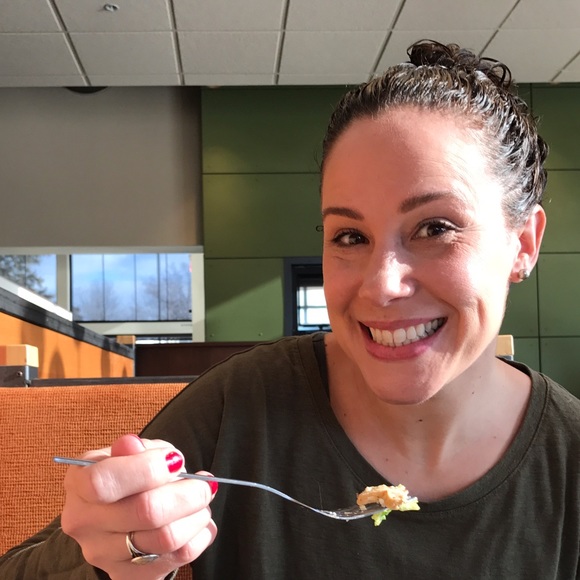 Meet your Posher, Alicia