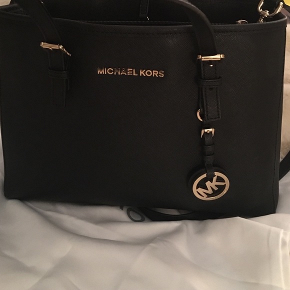 Small Michael kors - Picture 2 of 3