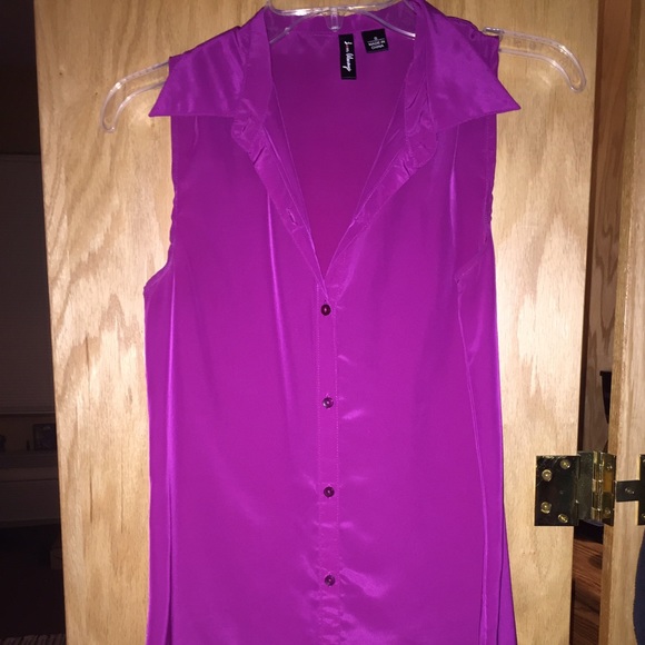 Button down sleeveless magenta blouse