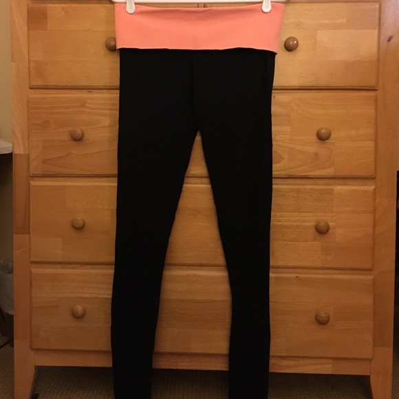 VS yoga pants leggings