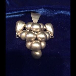 Grapes without the chain!