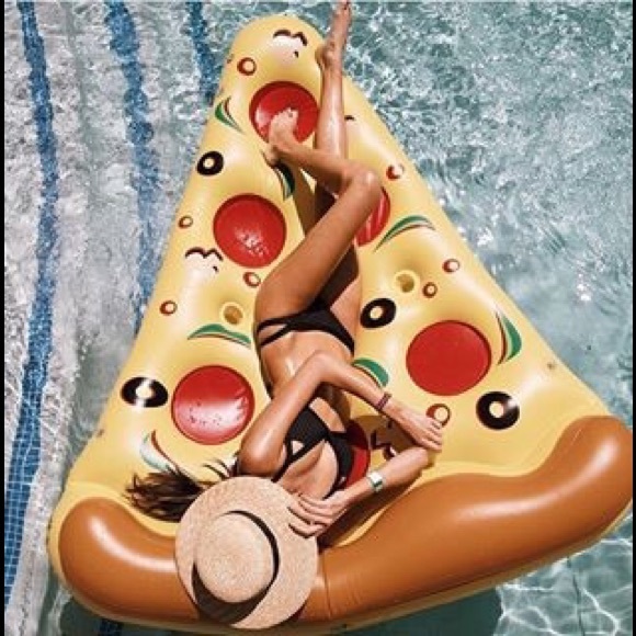 Pizza Floatie - Picture 2 of 5
