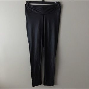 NWOT Olian Maternity Faux Leather Leggings