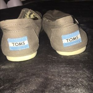 Toms