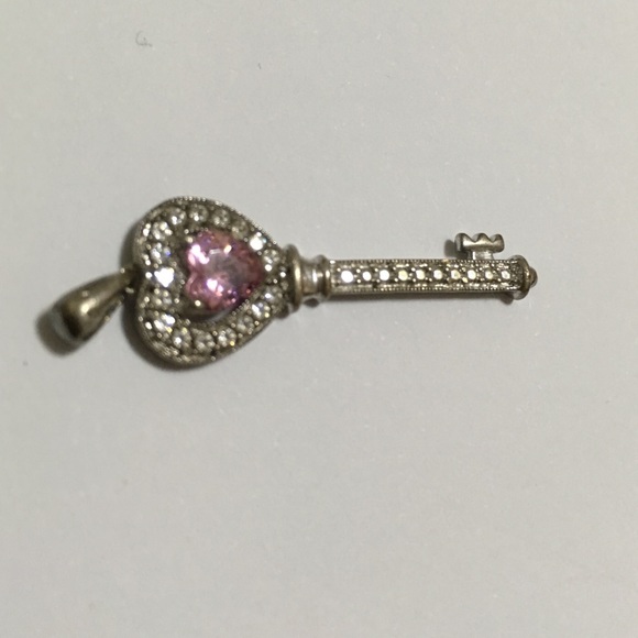 Heart Key Pink Crystal Pendant - Picture 4 of 4
