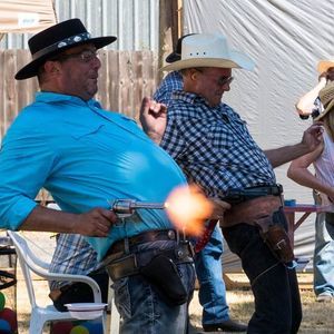 Meet your Posher, The-gun