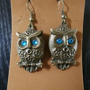 ⚡SALE⚡🦉Owl shaped metal and seed earrings from MX