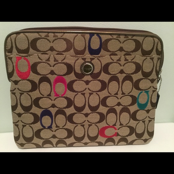 💯Authentic COACH IPad case.