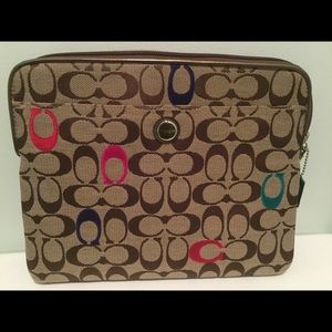 💯Authentic COACH IPad case.