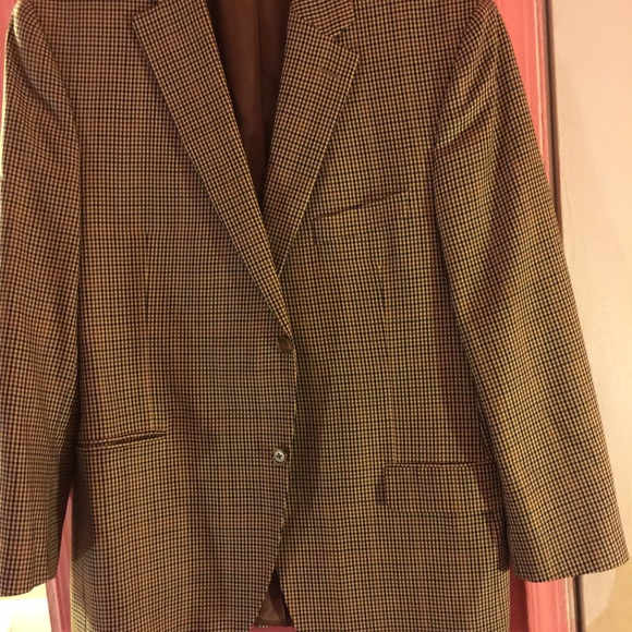MEN JACKER DRESSED