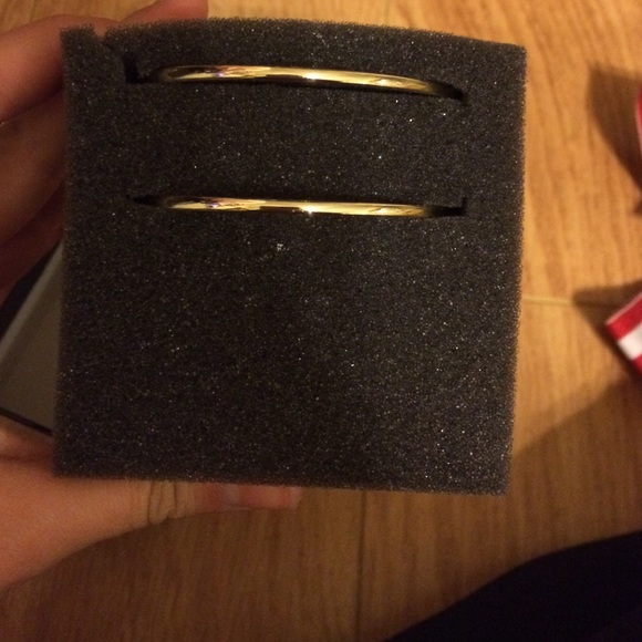 VICTORIA SECRET BRACELET - Picture 3 of 3