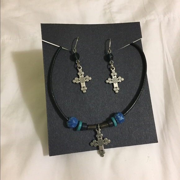 Beautiful Celtic cross necklace and earrings