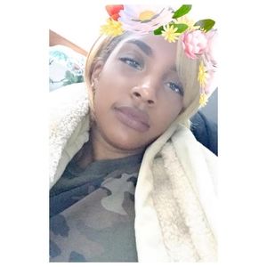 Meet your Posher, T'ona