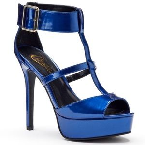 THESE metallic beautiful blue heels THO 😍