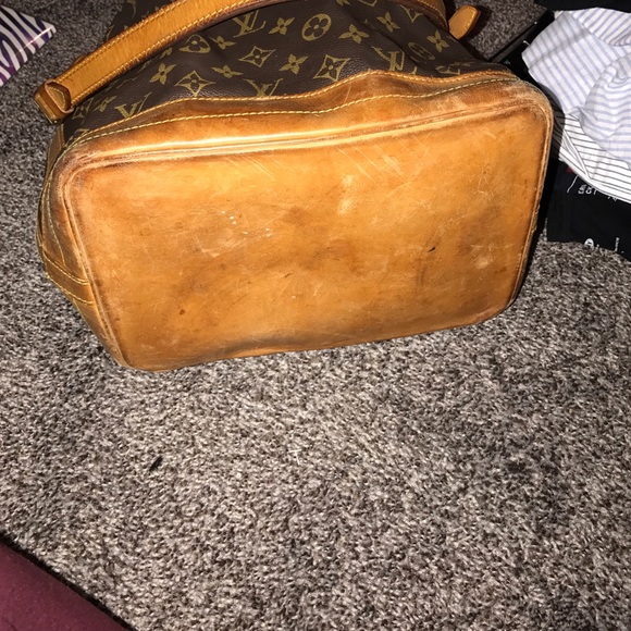 Authentic Louis Vuitton bag!  SOLD - Picture 2 of 4