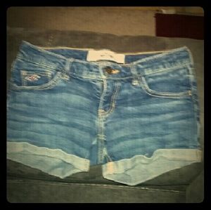 Hollister Jean Shorts INCLUDED IN LOT