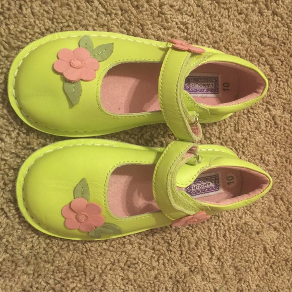 Dress shoes