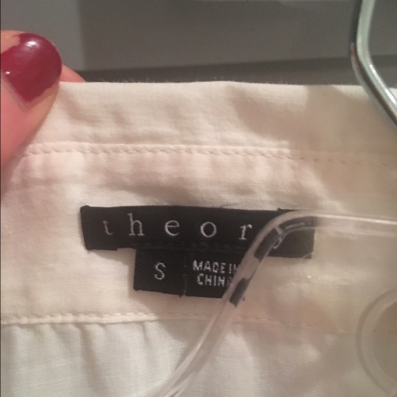 Theory Sleeveless Button Down Blouse - Picture 2 of 4