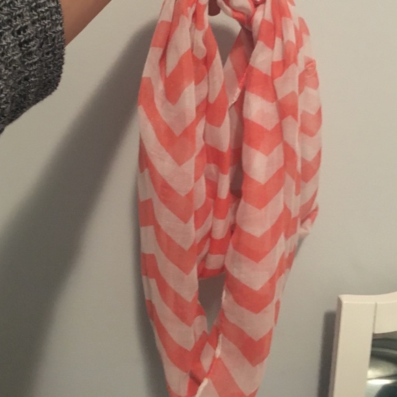 Infinity scarf - Picture 2 of 2