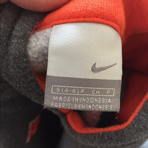 Nike hooded sweatshirt - Picture 2 of 3