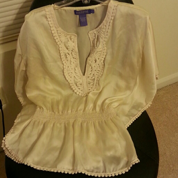 Kimono-like/batwing top