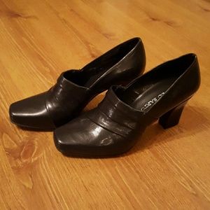 Black leather Franco Sarto slip-on heels