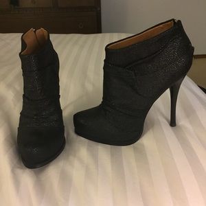 BRAND NEW Leather Heels‼️