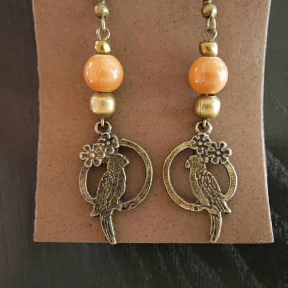 ⚡SALE⚡🐦Bird shaped metal and seed earrings 4rm MX