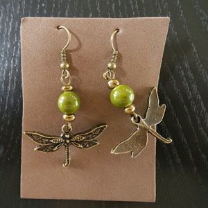 ⚡SALE⚡Dragonfly metal & seed earrings from MX