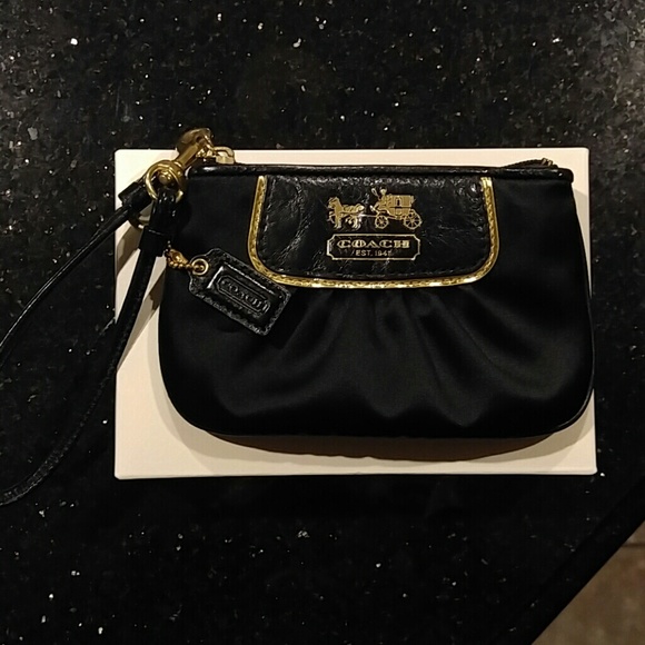 Coach wristlet purse - Picture 3 of 4