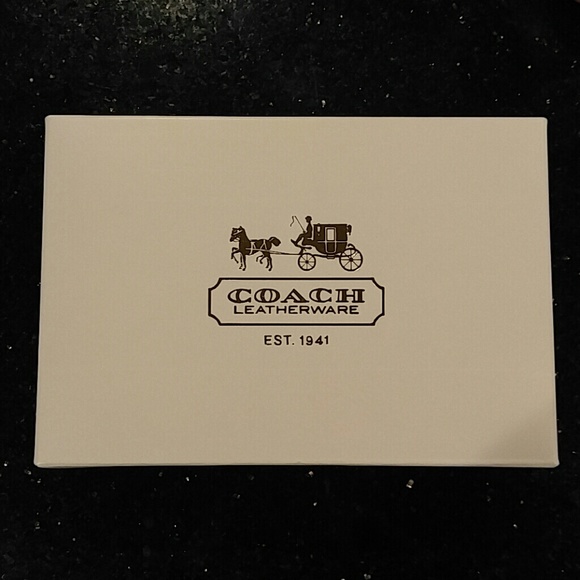 Coach wristlet purse - Picture 4 of 4