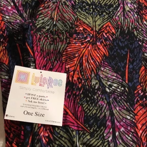 Lularoe 🦄 print Beautiful colored feathers