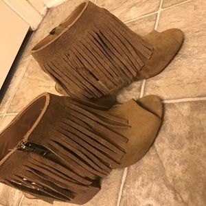 Size 9 Fringe Boots