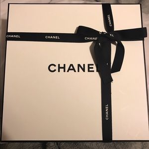 Chanel box with ribbon 🎀