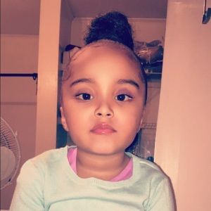 Meet your Posher, Kayla