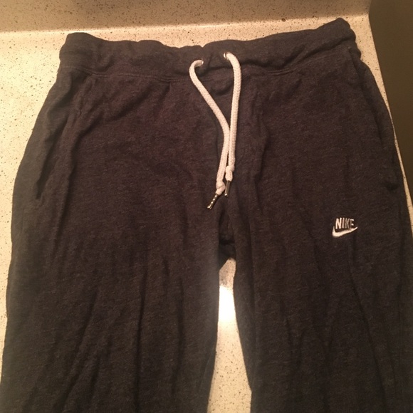 Nike women's joggers/sweats