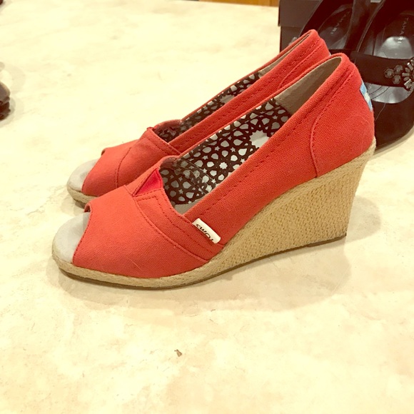 Red toms wedge