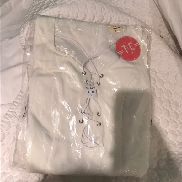 White Lace-up Dress - Picture 6 of 7