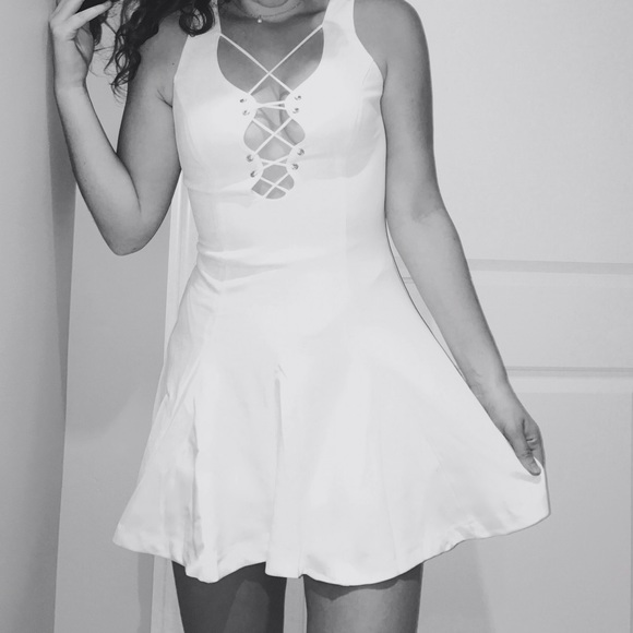 White Lace-up Dress - Picture 2 of 7