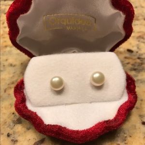 Pearl earrings