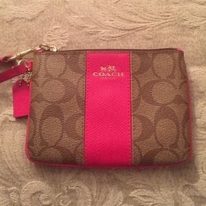 ⚡️SALE! ⚡️Coach Wristlet👛