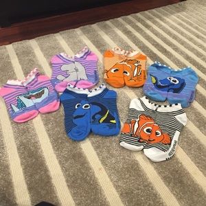 Last call 🚨Disney Finding Dory Socks 6 pairs!