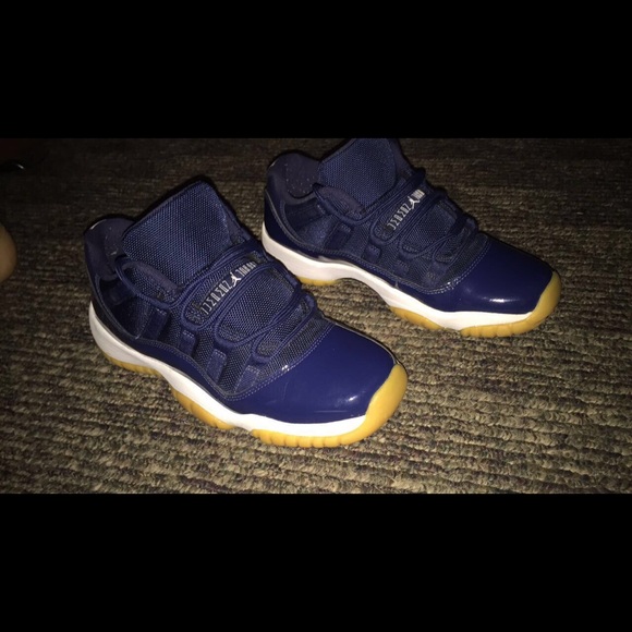 11s navy blue