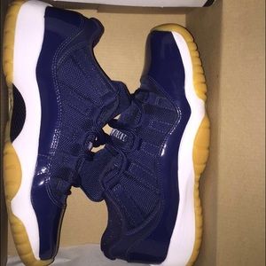 navy blue jordan 11s